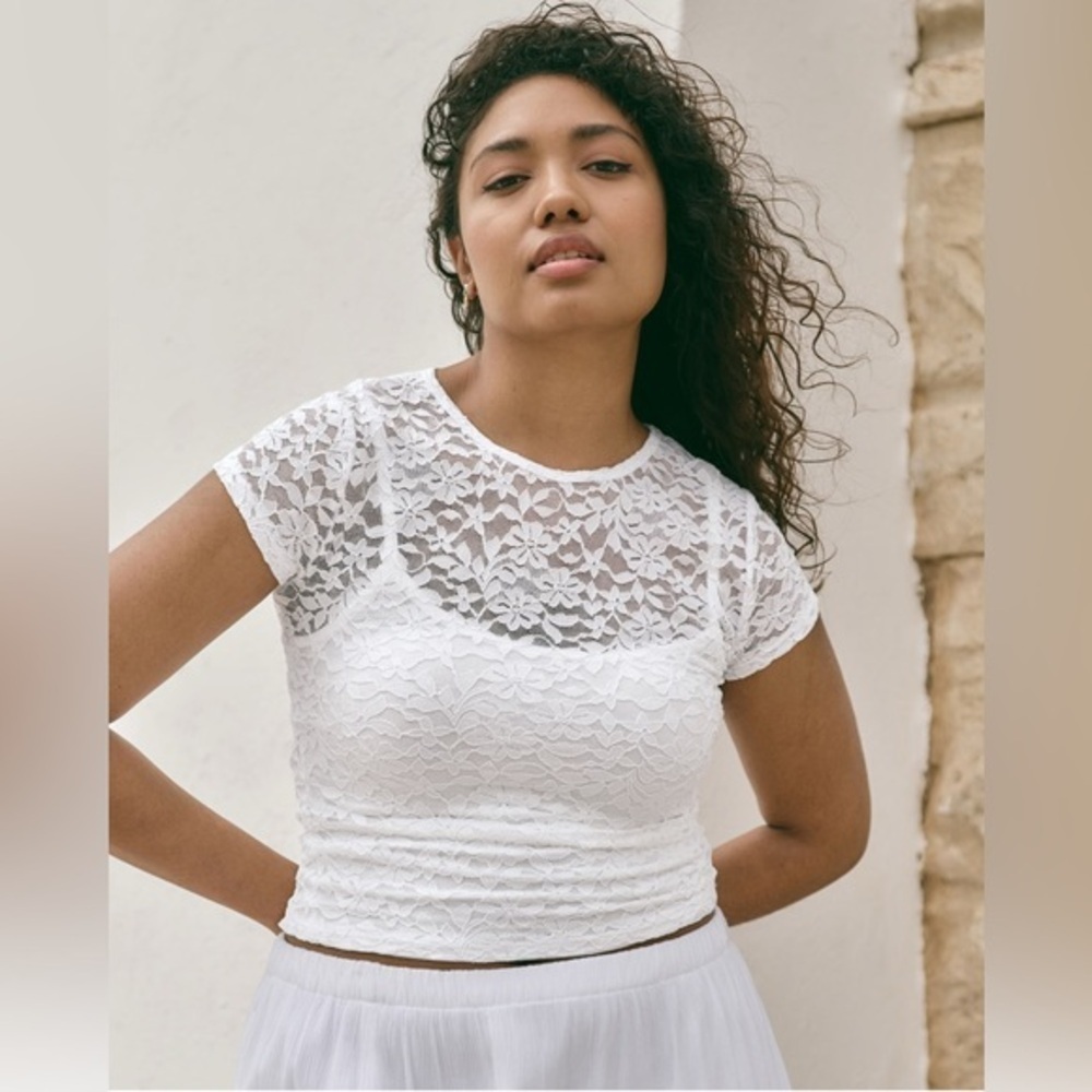Hollister white floral lace slim fit baby tee with camisole- NWT- size M